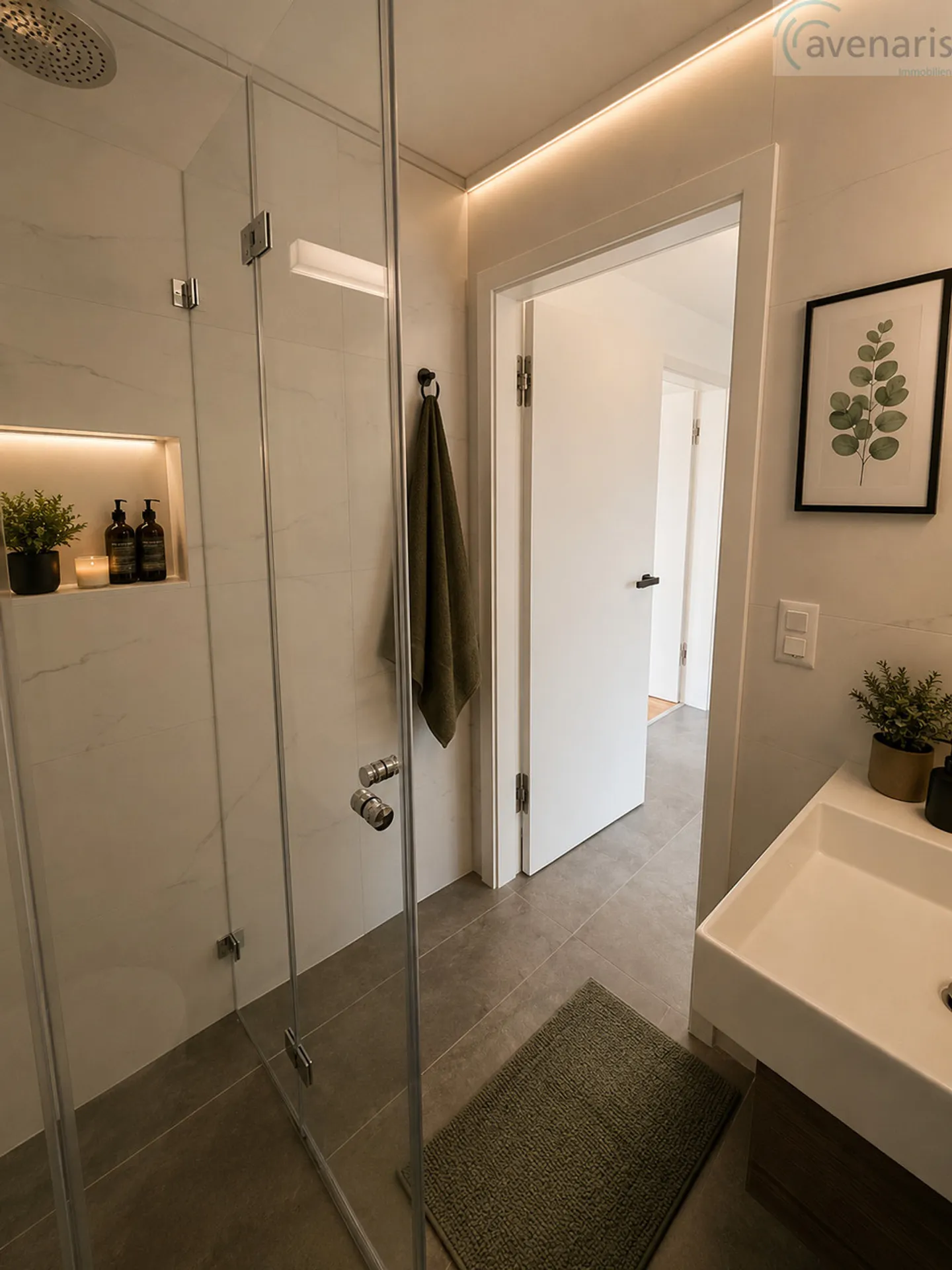 Modern Townhouse with Garden - Photo 11 of 19
