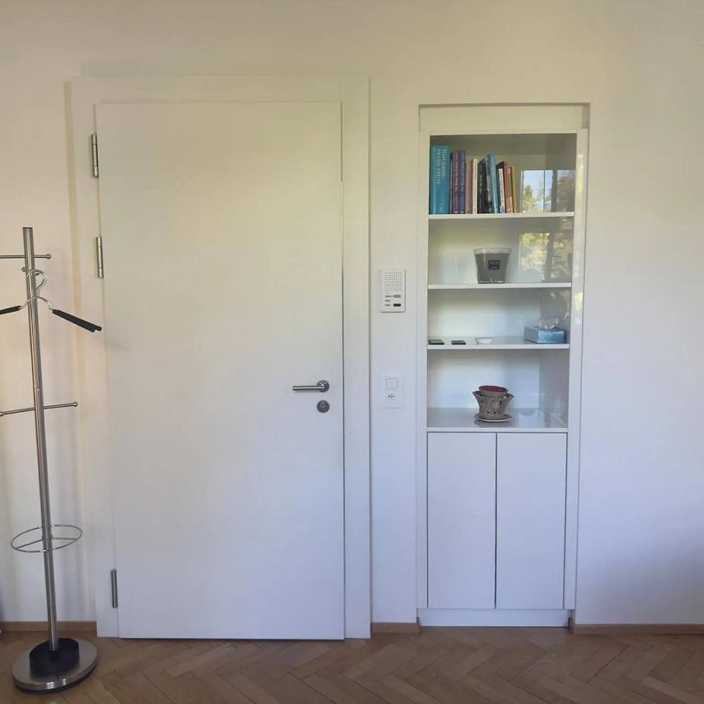 Atelier in una proprietà vincolata con vista sul lago e sulle montagne - Foto 6 di 9