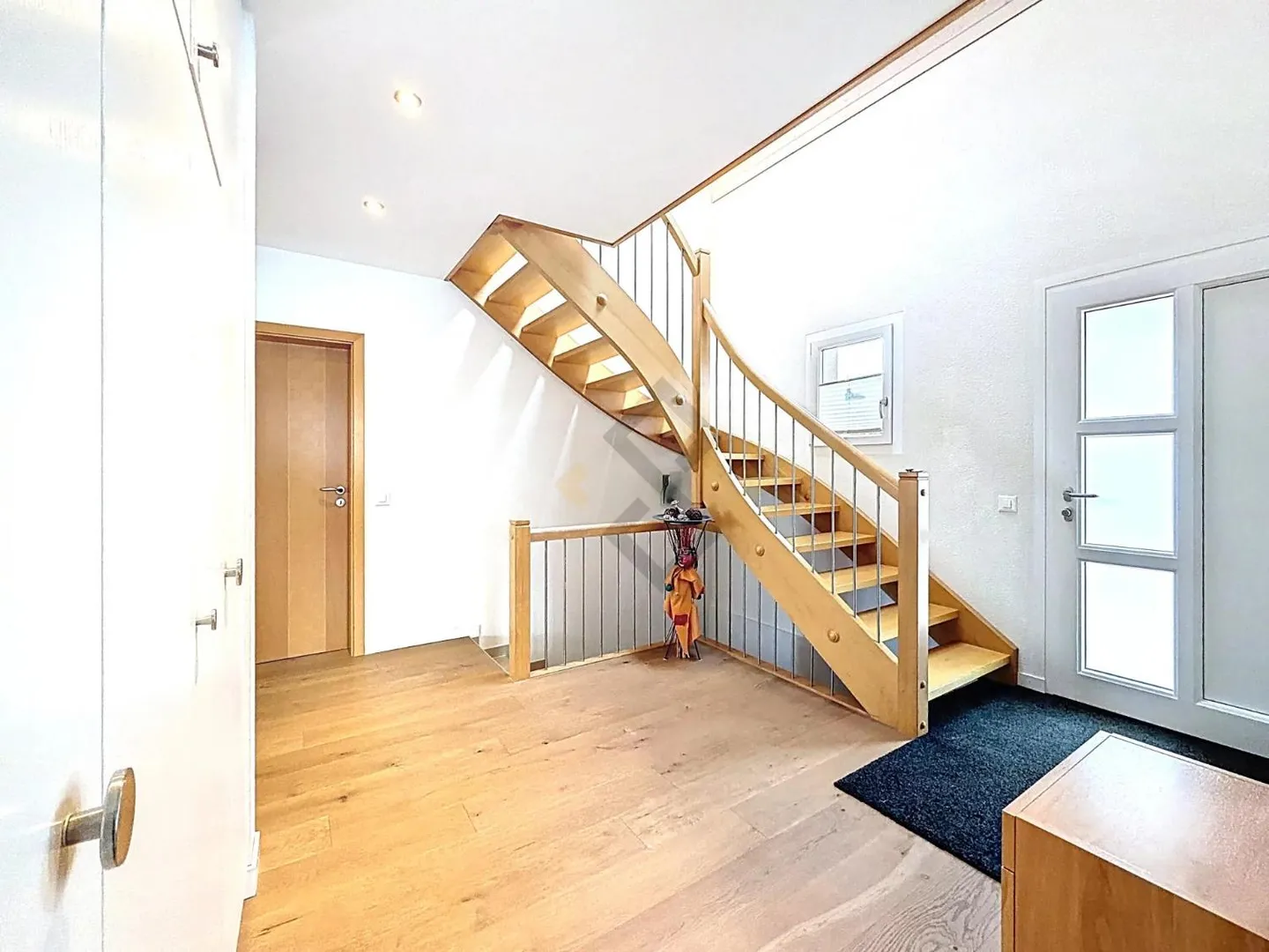 Elegant Family Home in Sommentier - Photo 4 of 12