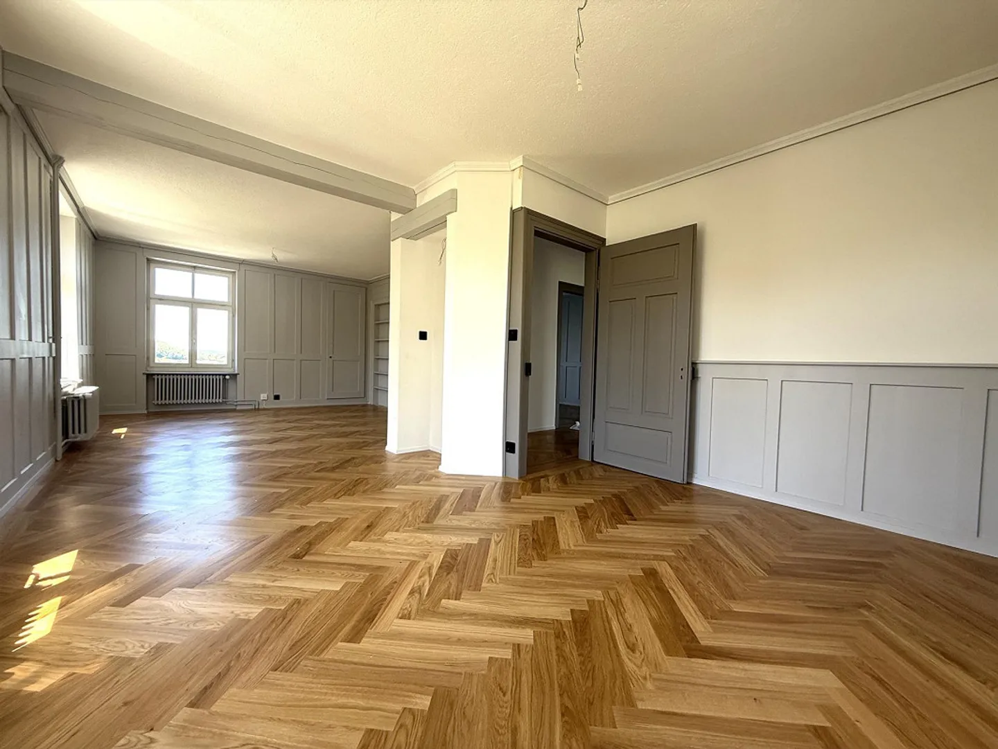 Maison de rêve dans le meilleur emplacement | appartement rénové de 3,5 pièces avec belle vue - Photo 2 sur 9