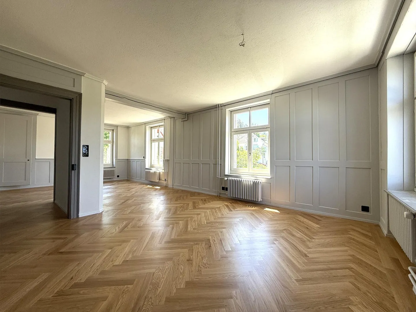 Maison de rêve dans le meilleur emplacement | appartement rénové de 3,5 pièces avec belle vue - Photo 3 sur 9