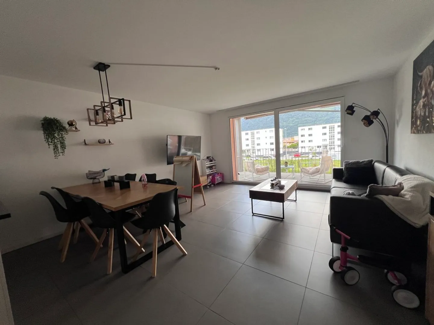 Appartement moderne avec balcon - Photo 3 sur 11