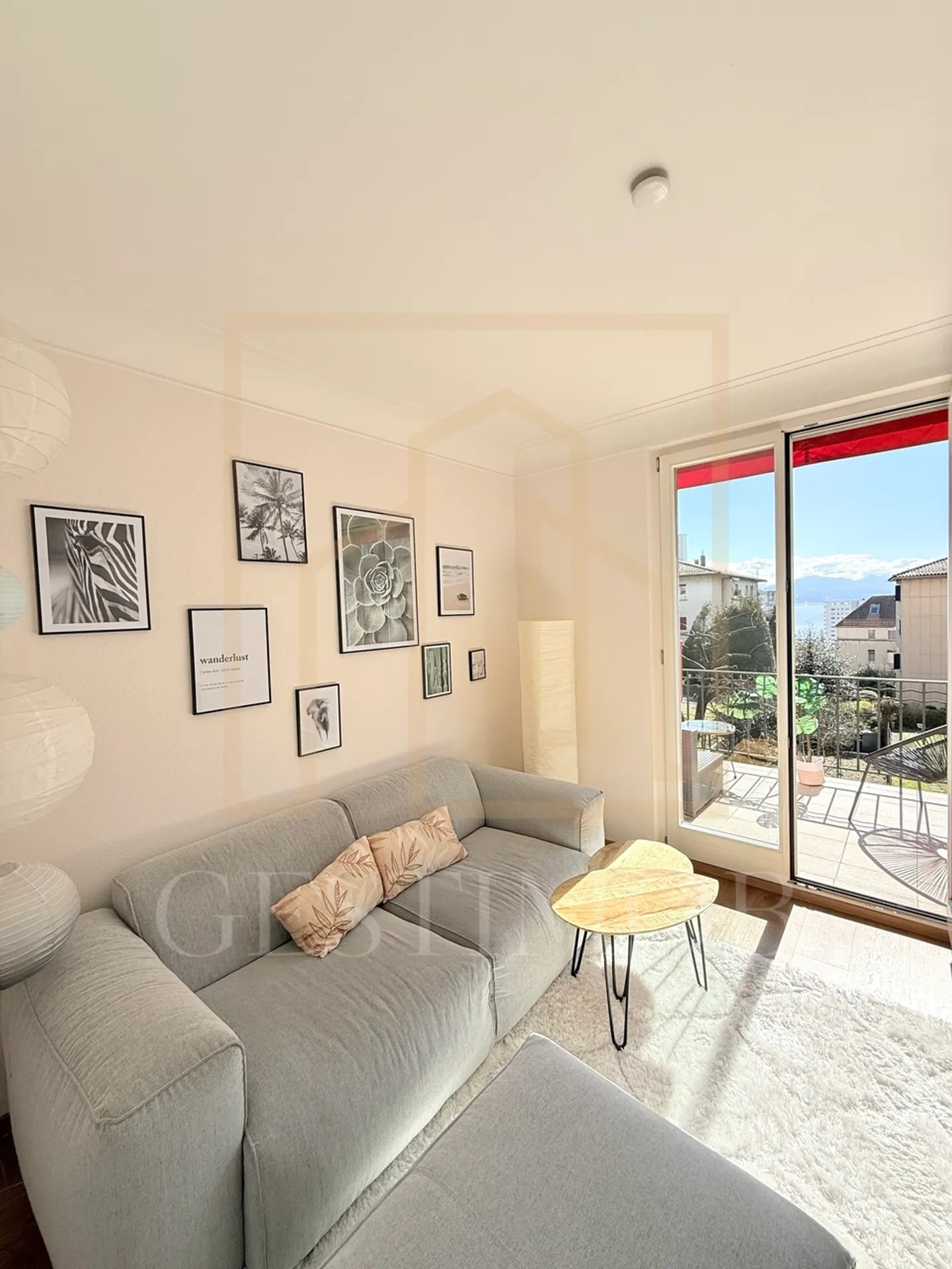 Spacious 3-room furnished apartment with balcony - lake view - Photo 1 of 11