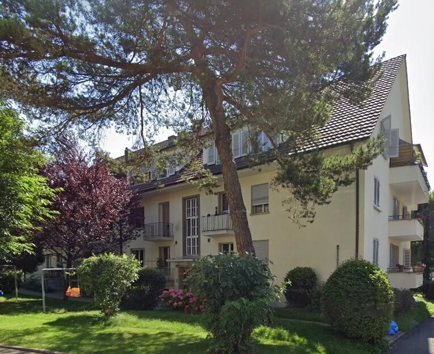 Luminoso appartamento di 3 stanze con balcone nel popolare quartiere Sonnenhof - Foto 1 di 11