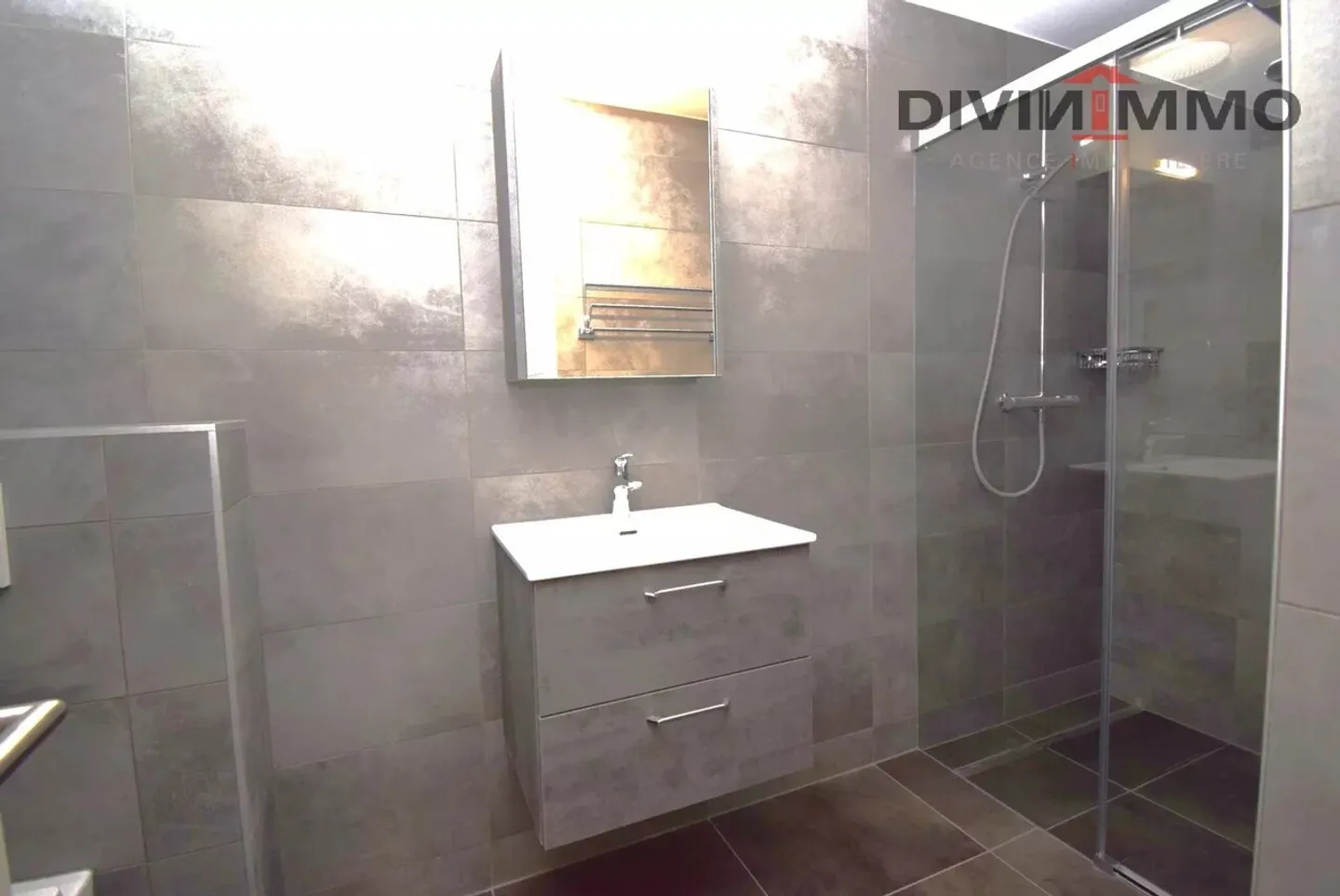 Bellissimo nuovo appartamento di 4,5 stanze al piano terra est - Foto 5 di 10