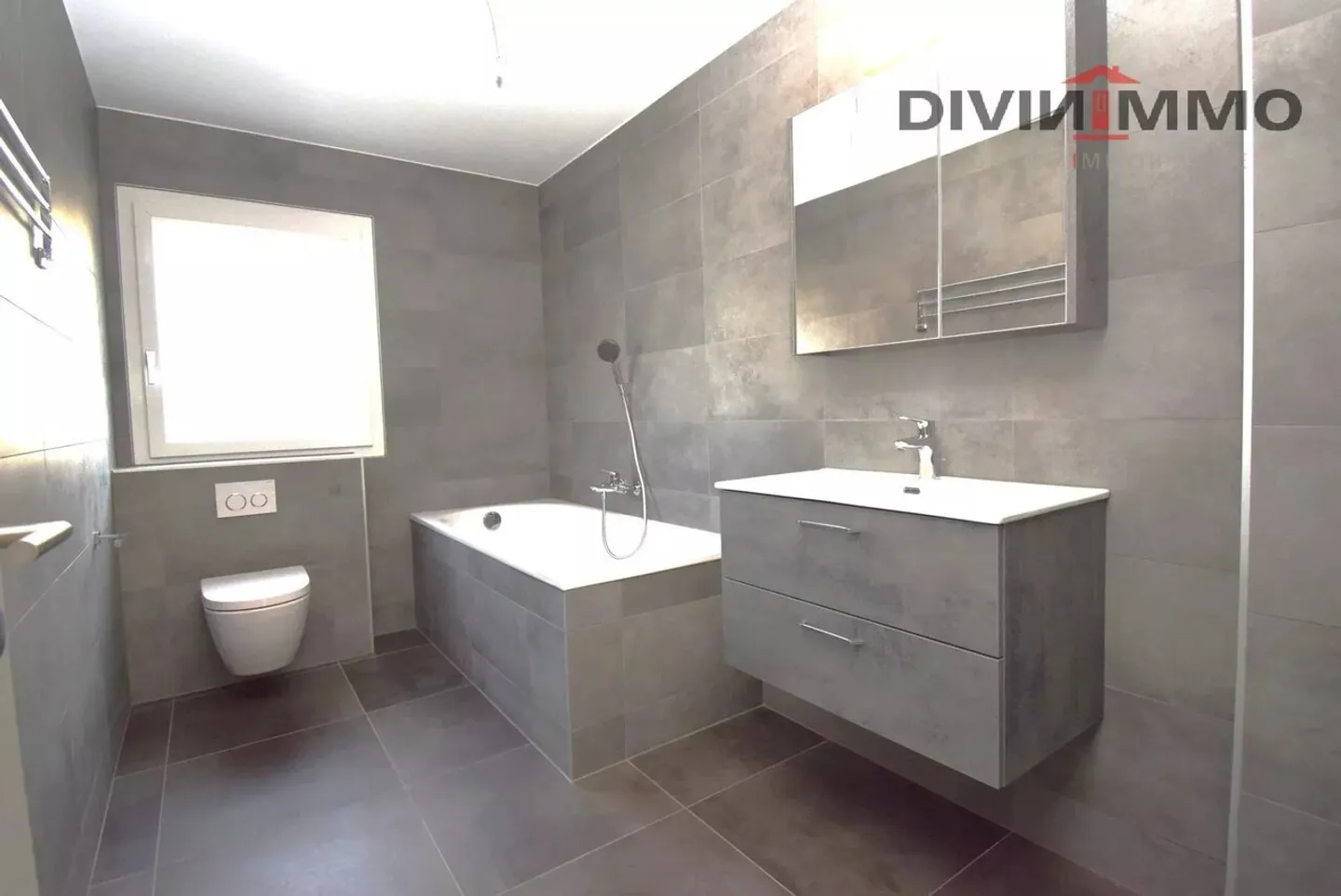 Bellissimo nuovo appartamento di 4,5 stanze al piano terra est - Foto 4 di 10