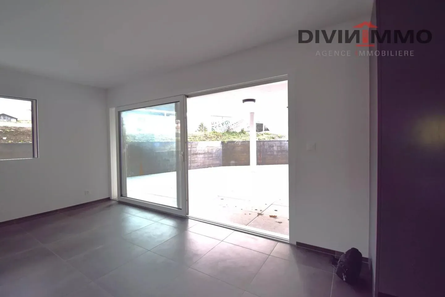 Bellissimo nuovo appartamento di 4,5 stanze al piano terra est - Foto 8 di 10