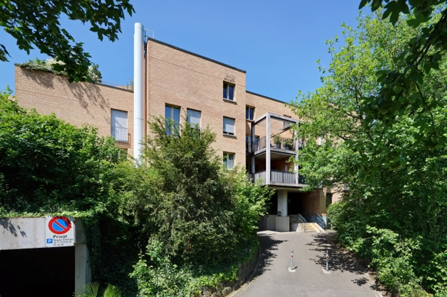 Dans un environnement verdoyant avec espace de jardin - Photo 1 sur 1