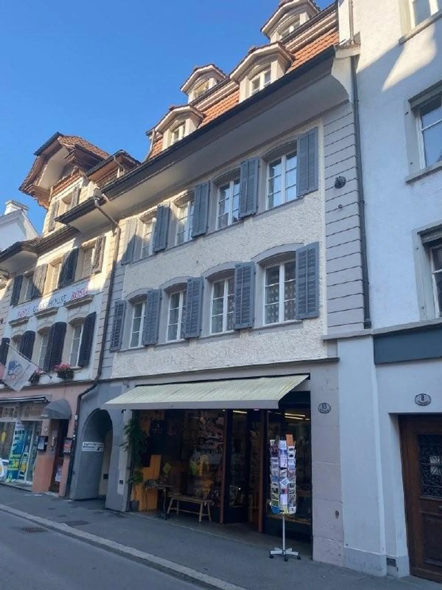 Living in an exclusive location in Lucerne - Photo 7 of 8