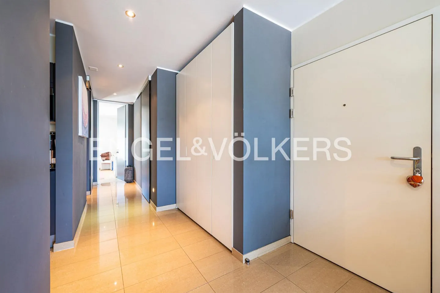 Modern apartment with terrace and open view - Photo 12 of 13