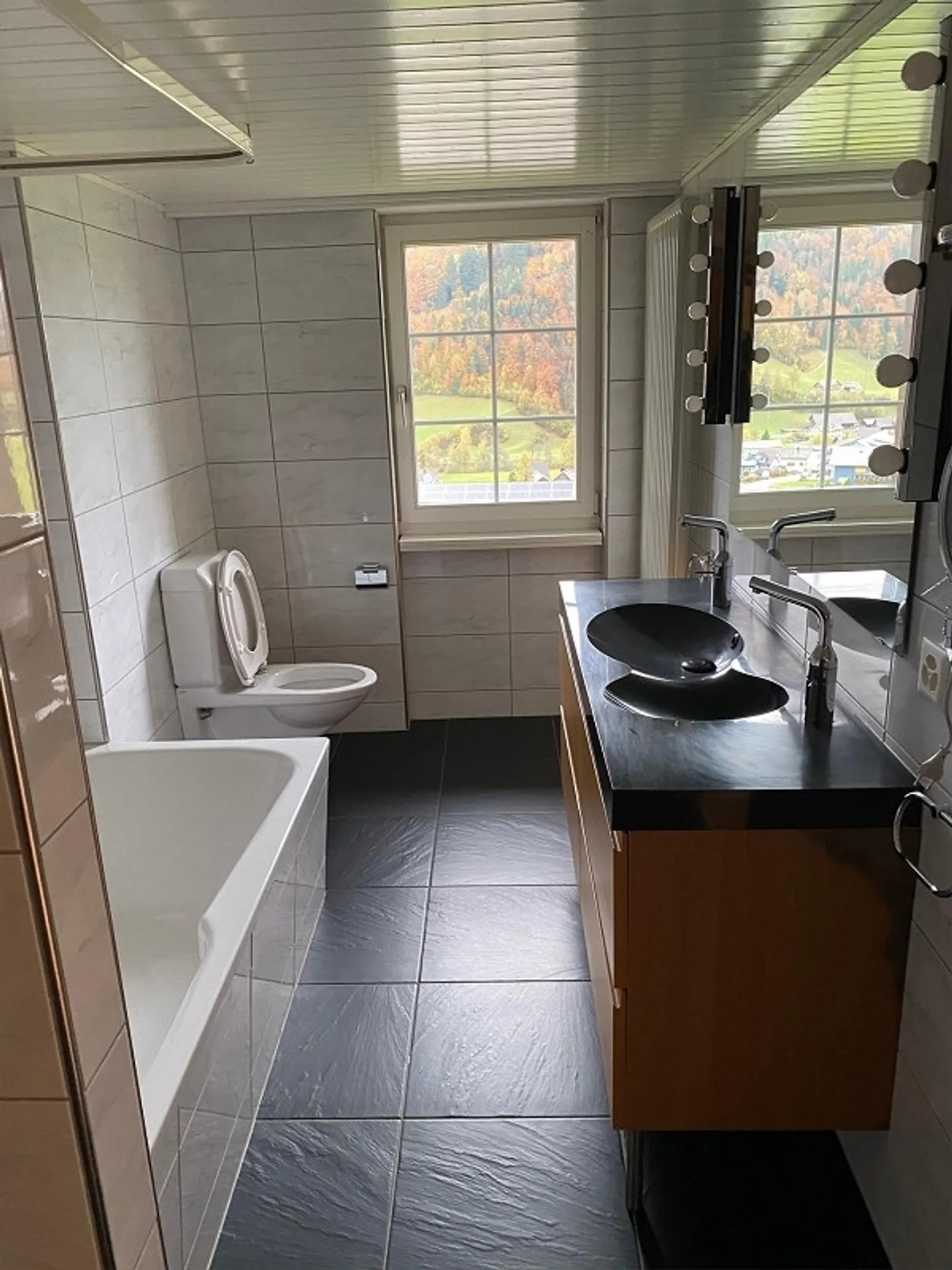 Appartement spacieux à Brunnadern - Photo 5 sur 8