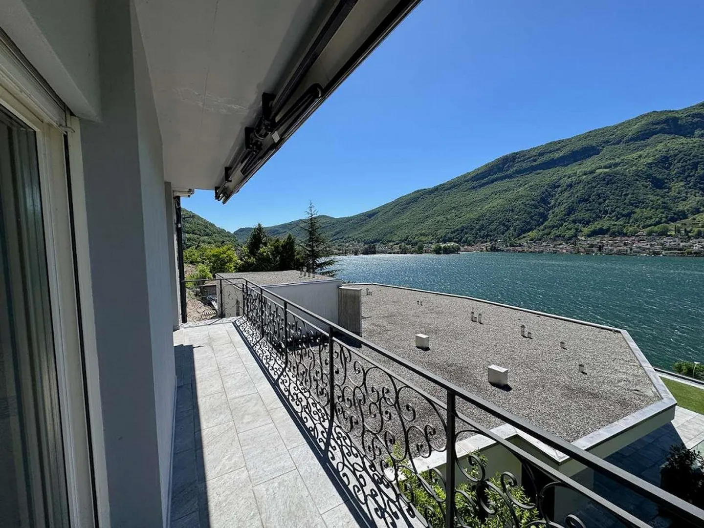Villa with pool - Photo 2 of 13