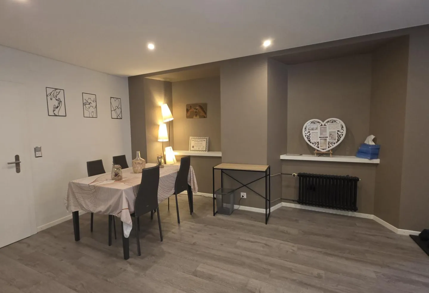 2.5 Room Apartment - Photo 1 of 9