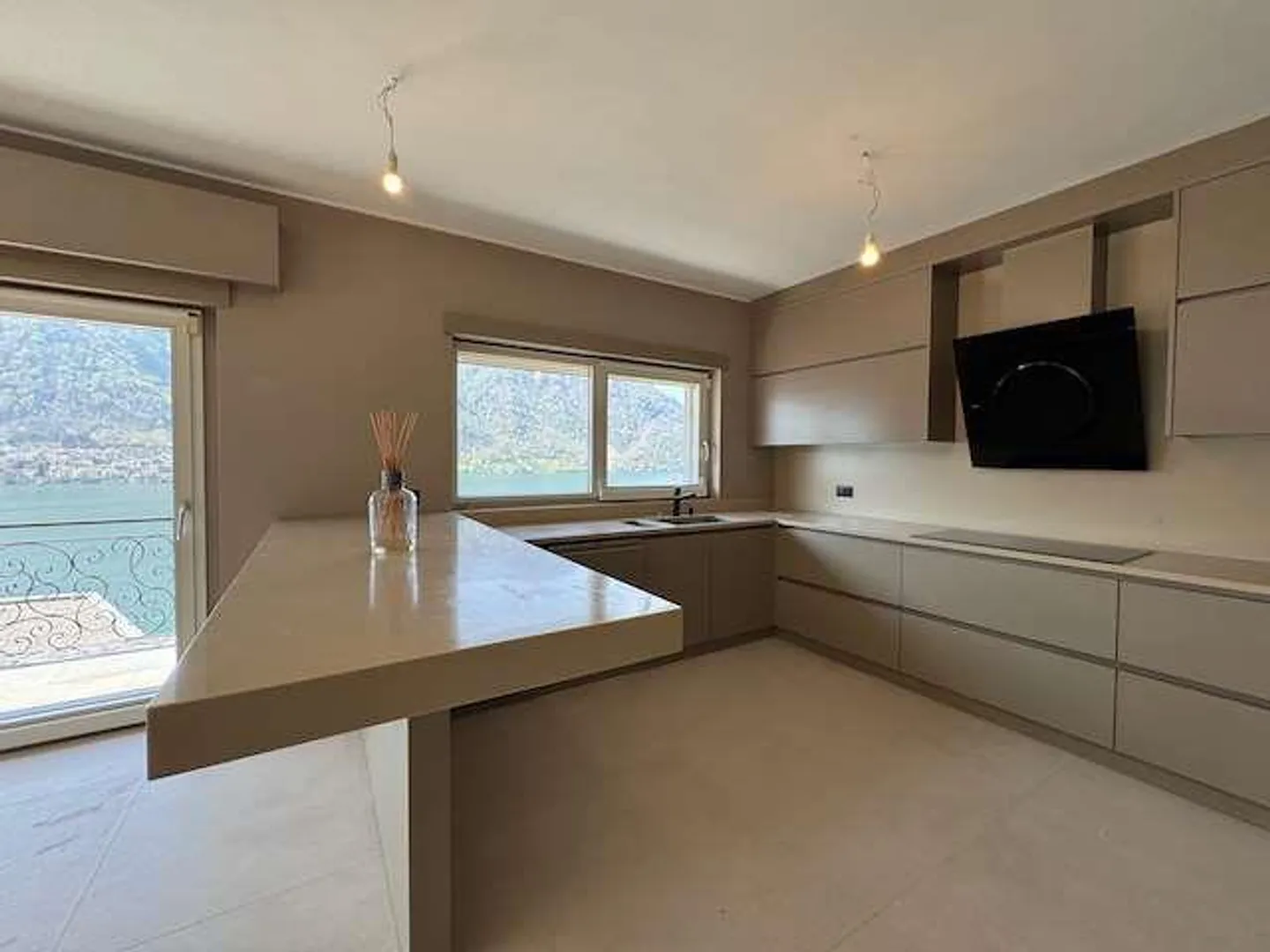 Villa with pool - Photo 6 of 13