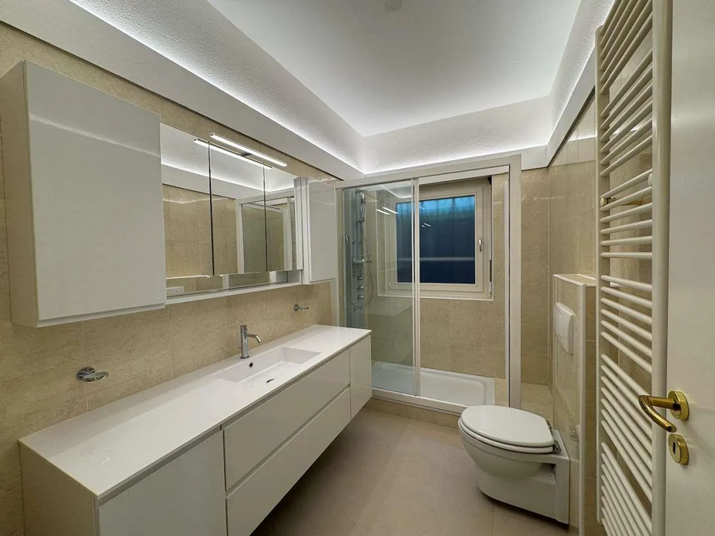 Villa with pool - Photo 9 of 13