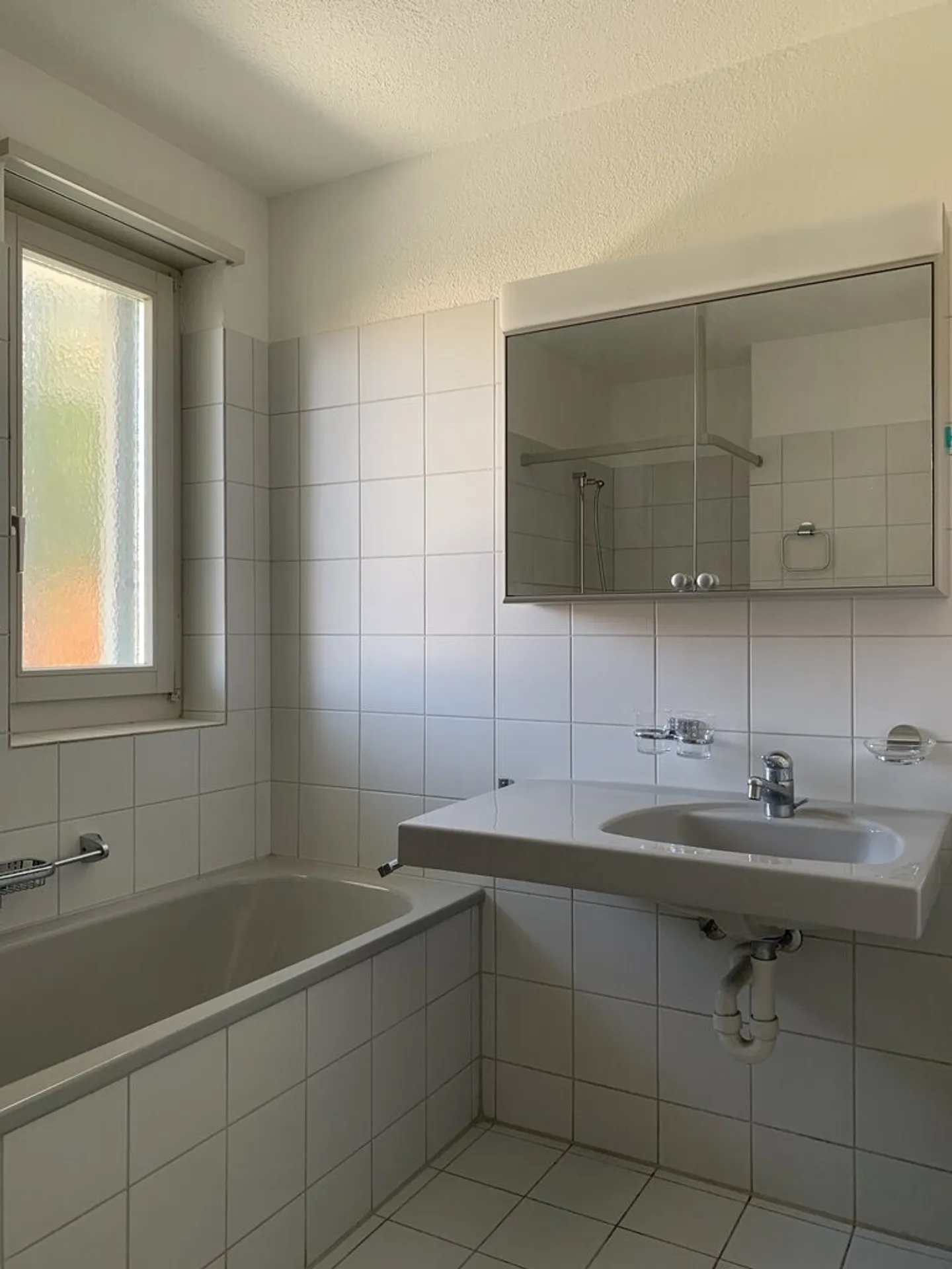 Living in a central location - Photo 7 of 9