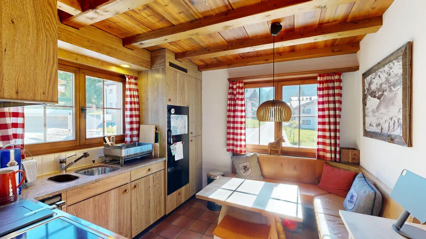 Vivere idilliaco in una posizione popolare - Incantevole casa plurifamiliare a Klosters - Foto 11 di 12