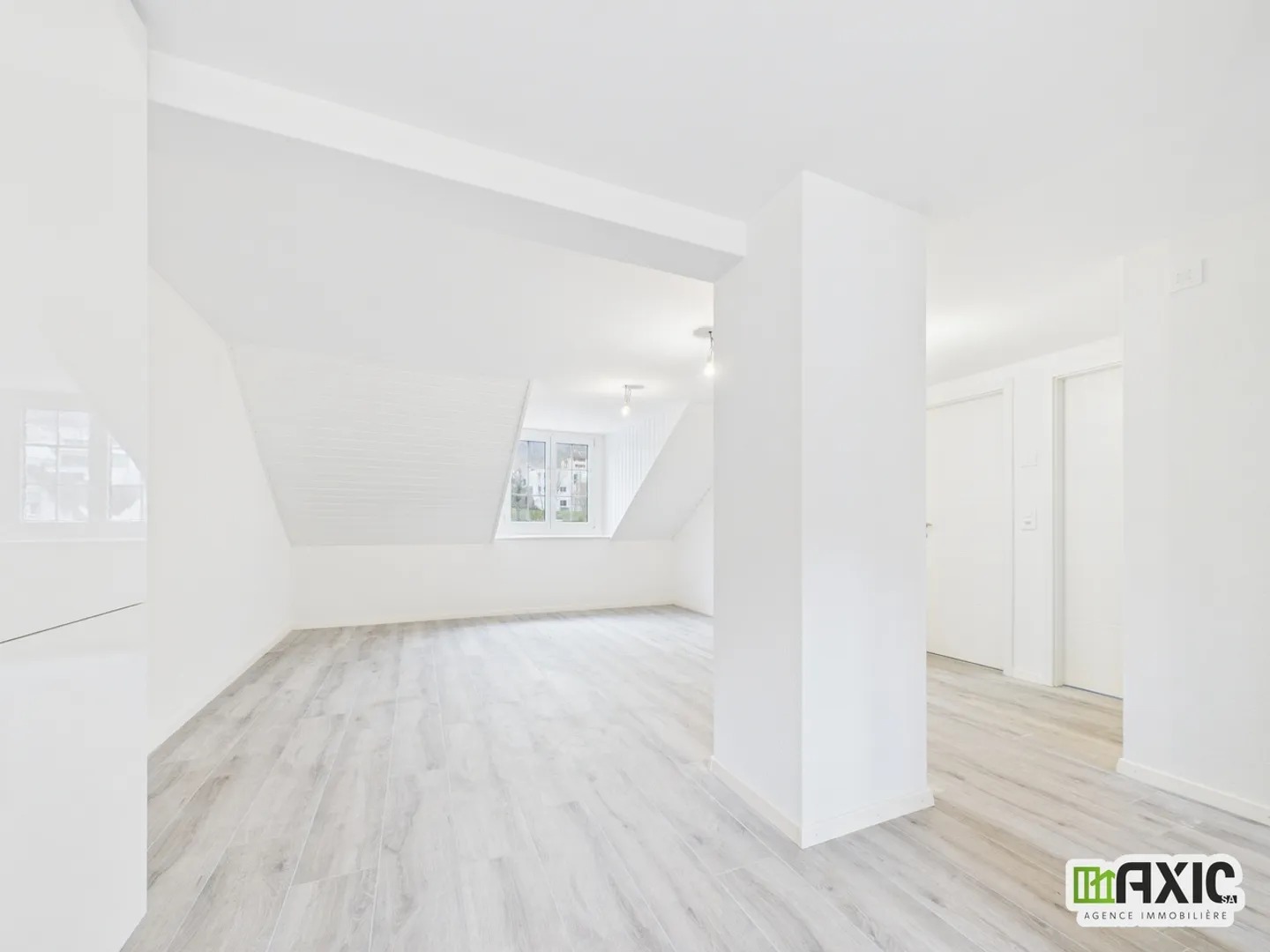 A louer : Appart. de 3.5 pièces entièrement rénové dans petit immeuble - Photo 2 sur 9