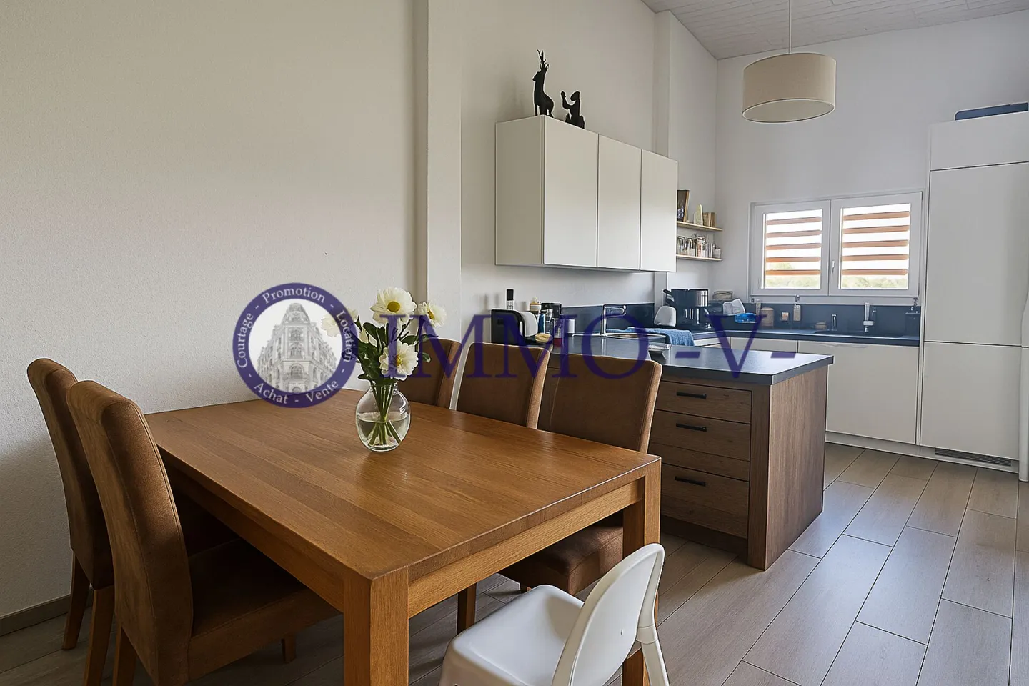 Appartement à vendre - Photo 2 sur 8