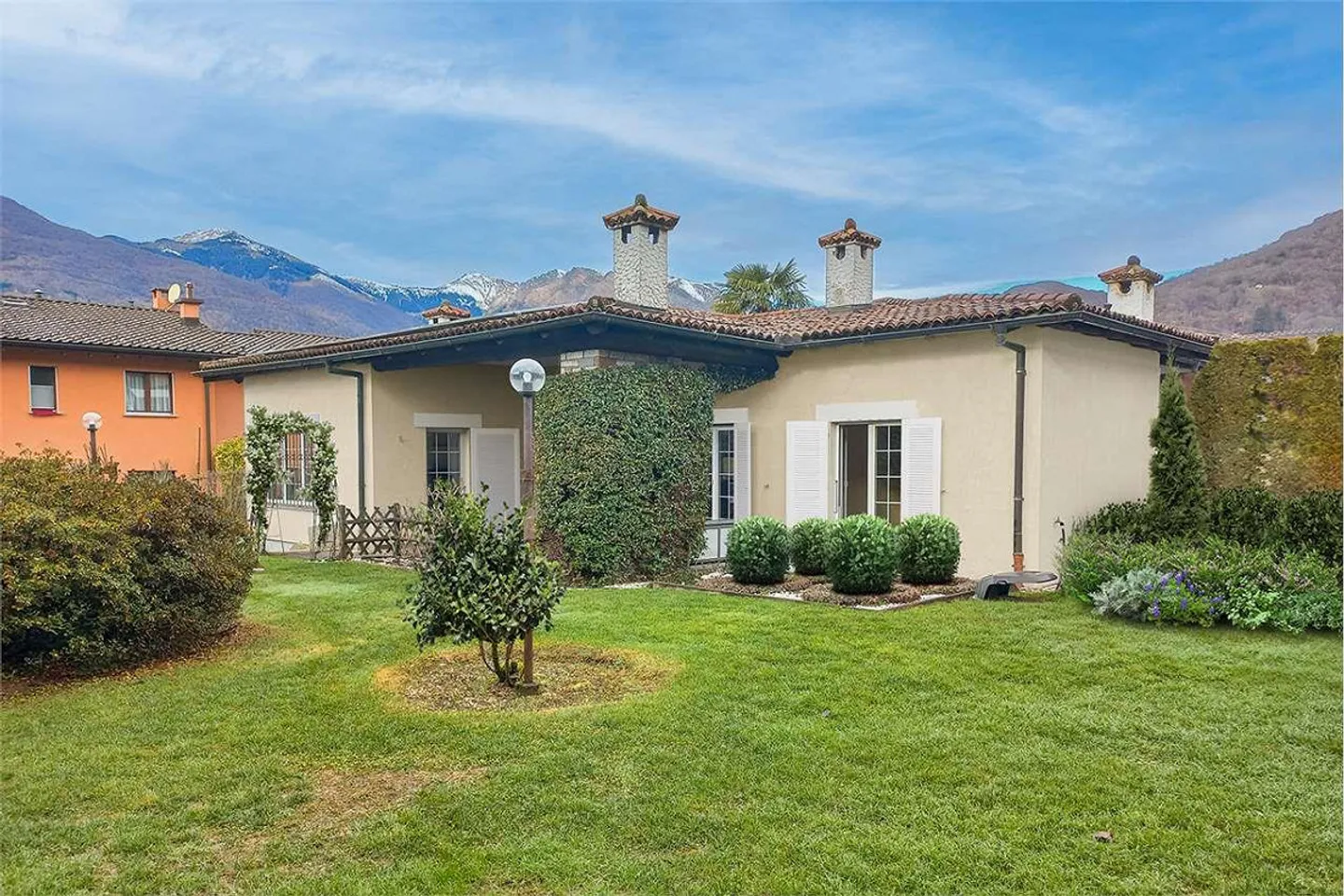 Villa independent completely renovated - Photo 3 of 10