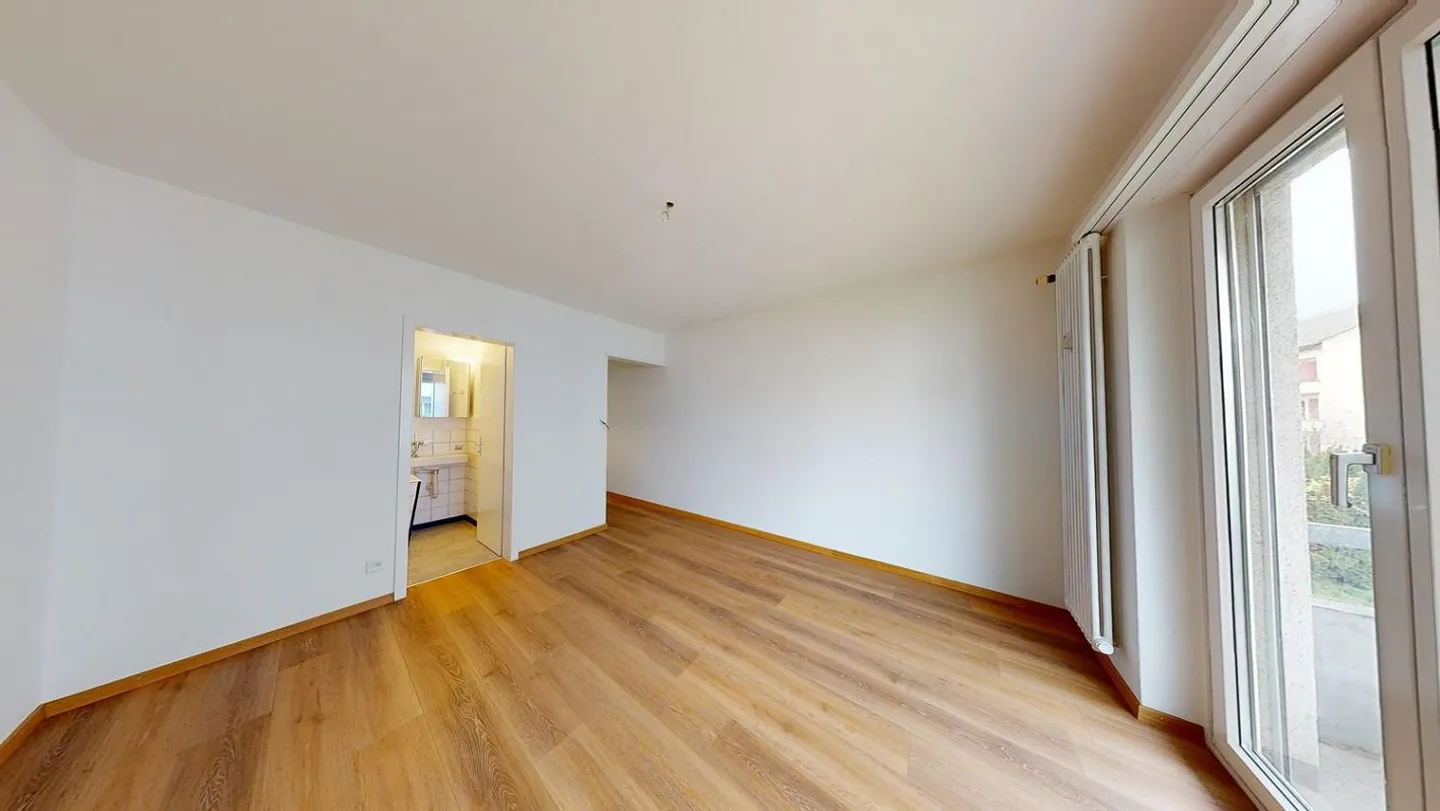 1-room apartment for rent - Photo 2 of 5