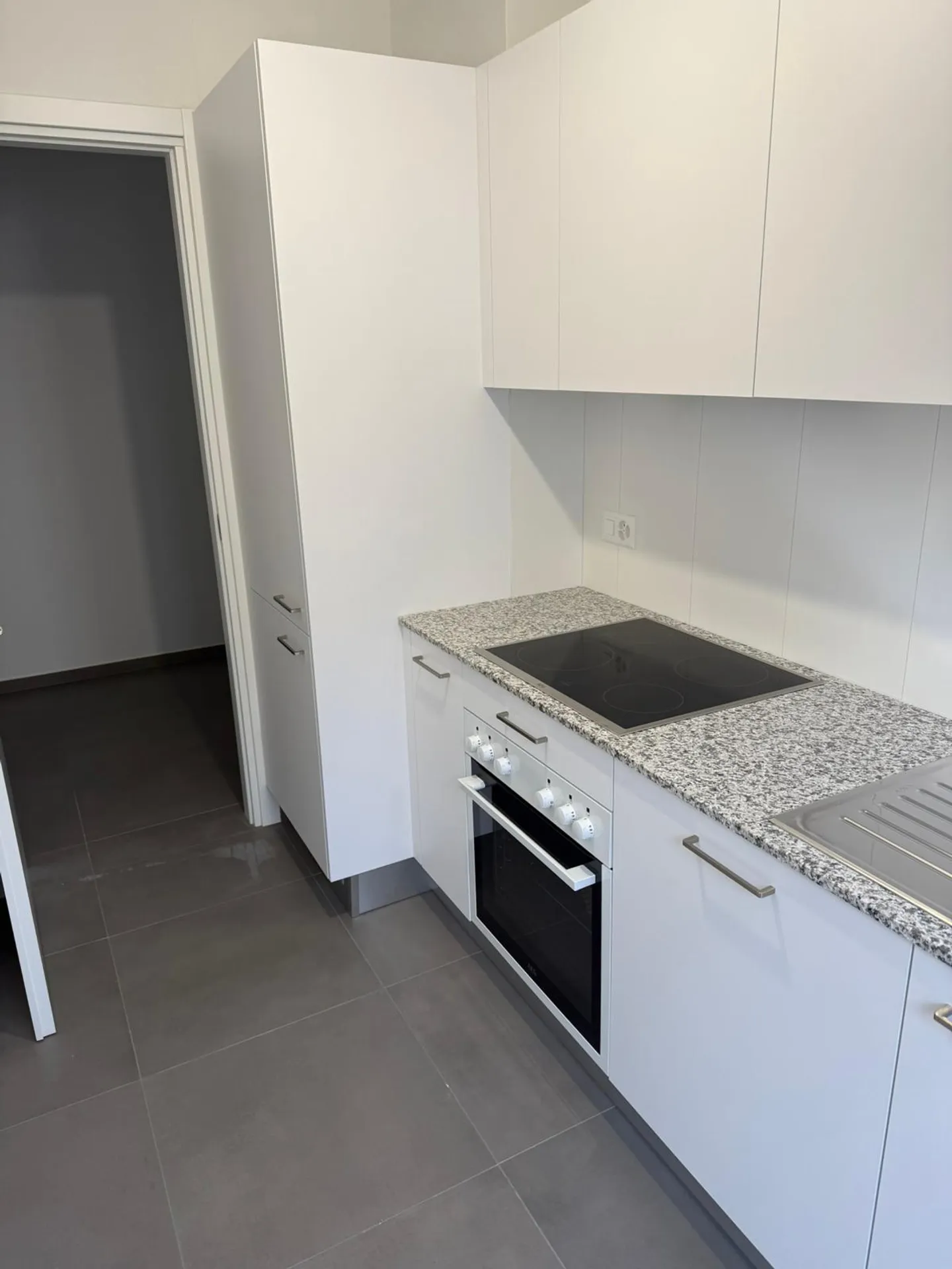 Pregassona - Appartement de 2,5 pièces entièrement rénové - Photo 5 sur 7