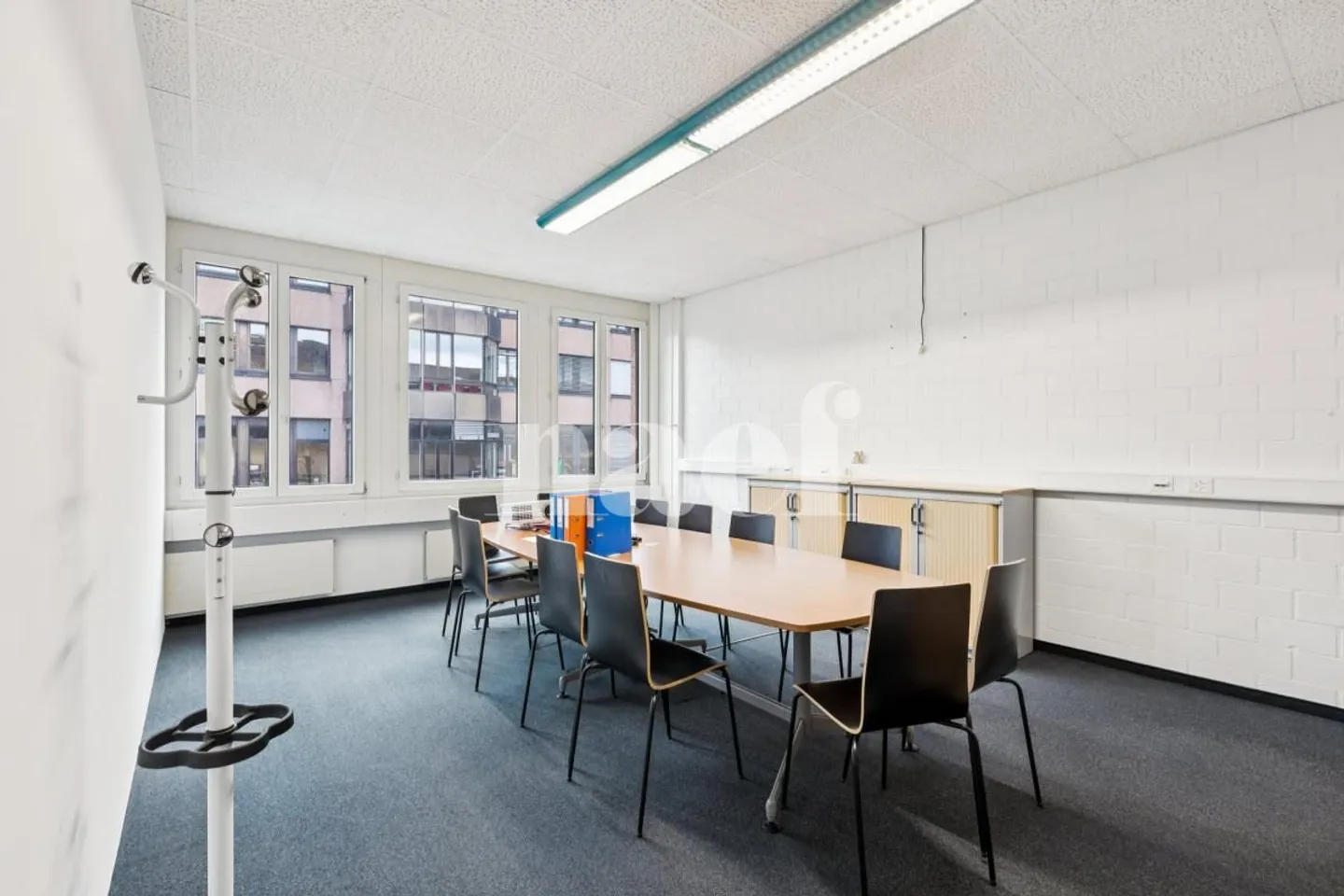 Office 11 rooms - Photo 1 of 7