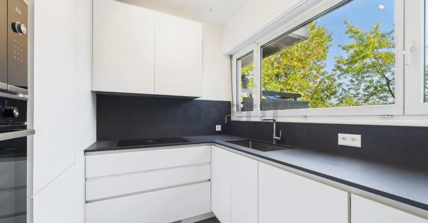 Renoviertes Apartment mit Seeblick - Foto 1 von 13