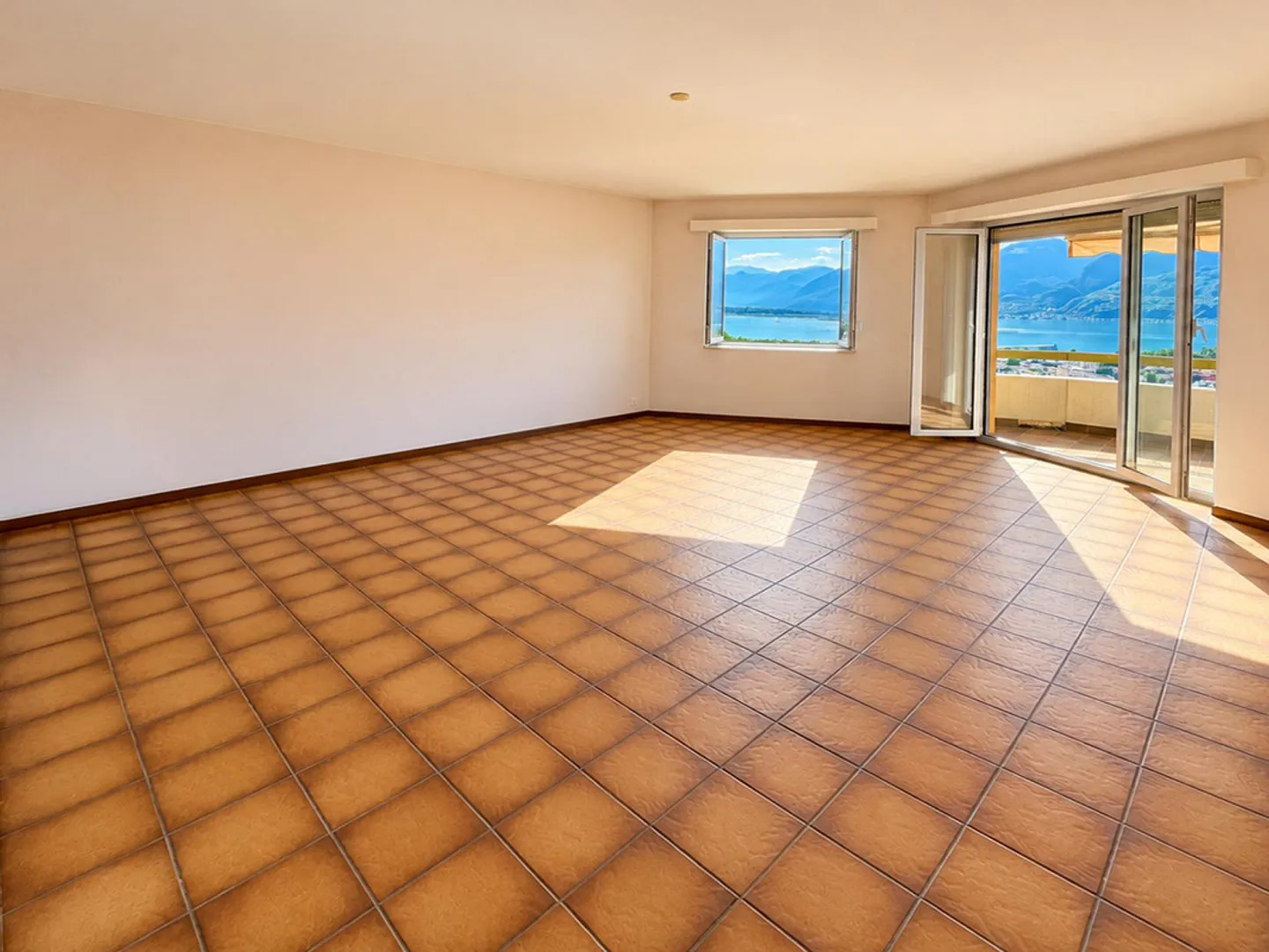 4,5 Zimmer mit herrlichem Seeblick - Foto 4 von 21
