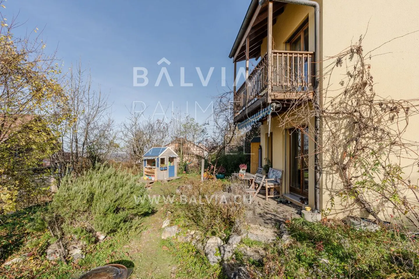 Casa familiare con giardino e vista panoramica vicino al Goetheanum - Foto 1 di 10