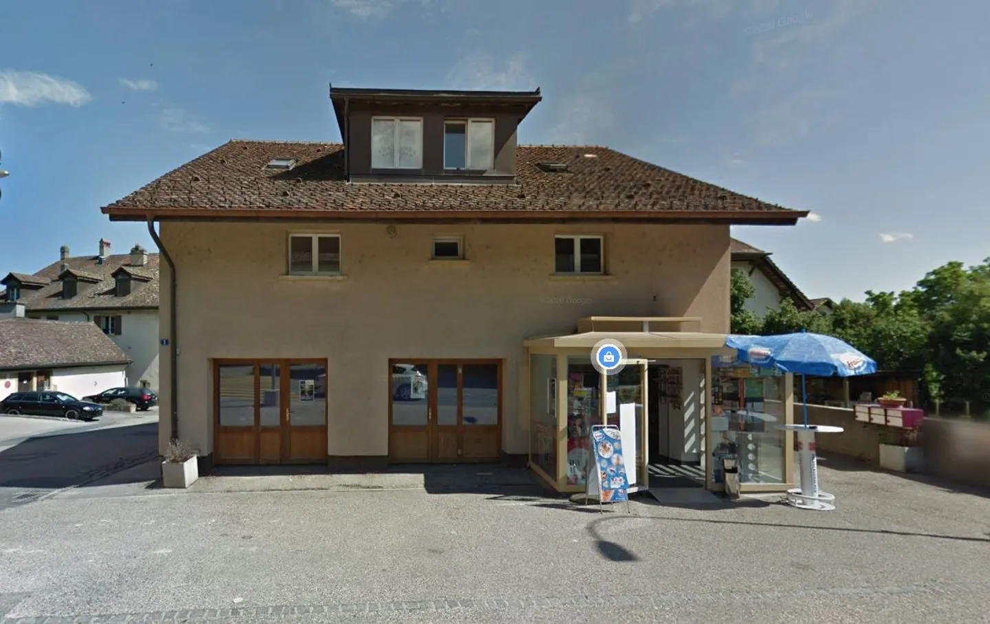 Double garage - Photo 1 of 1