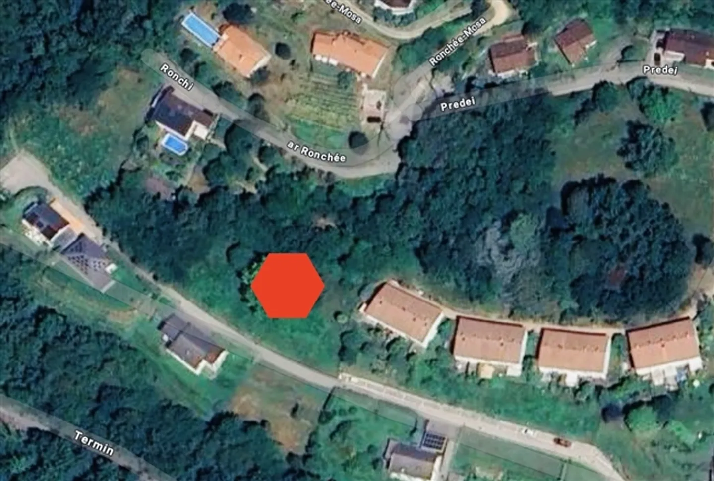 Terreno edificabile in una zona residenziale tranquilla per prima abitazione - completamente urbanizzato - Foto 2 di 6