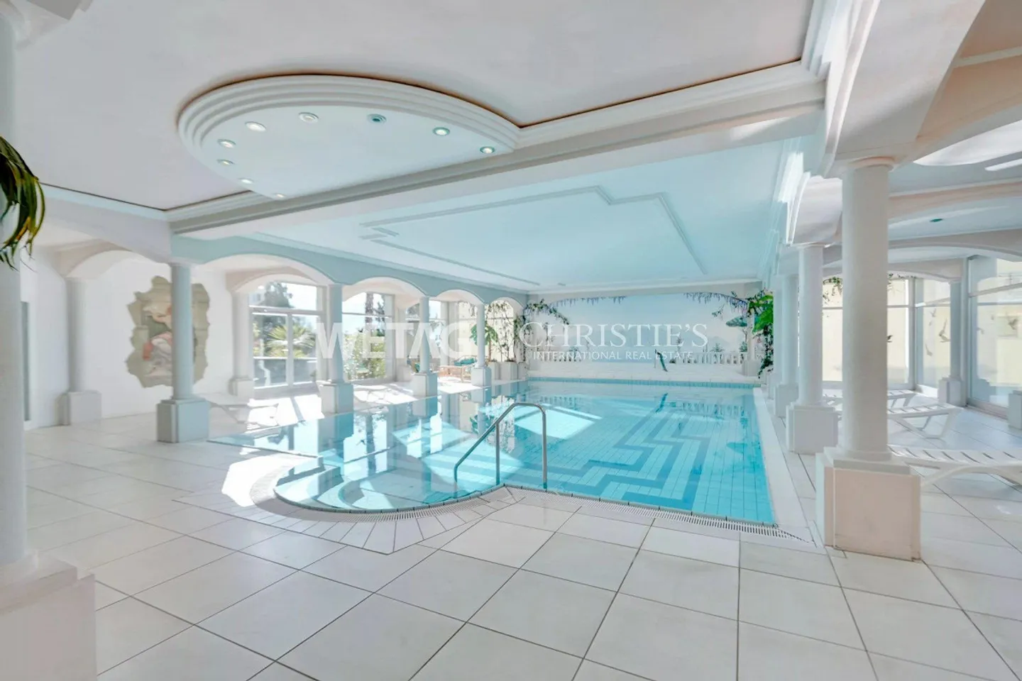 Muralto : Appartement moderne et lumineux avec grande terrasse et architecture en verre élégante à vendre - Photo 13 sur 13