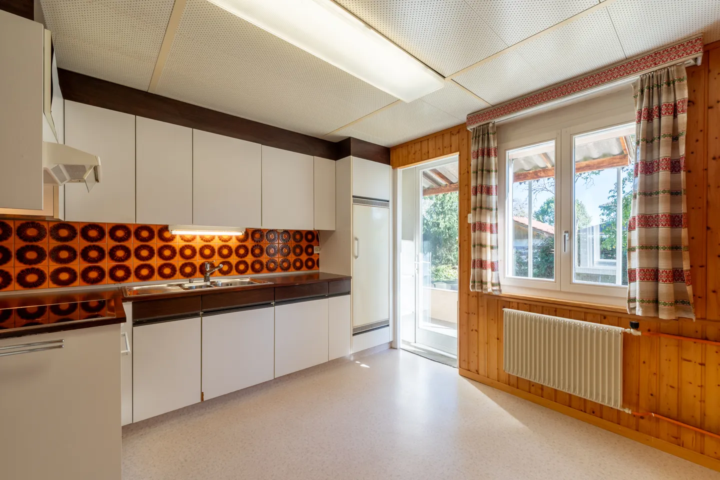 Geräumiges Einfamilienhaus mit Garten - Foto 4 von 13