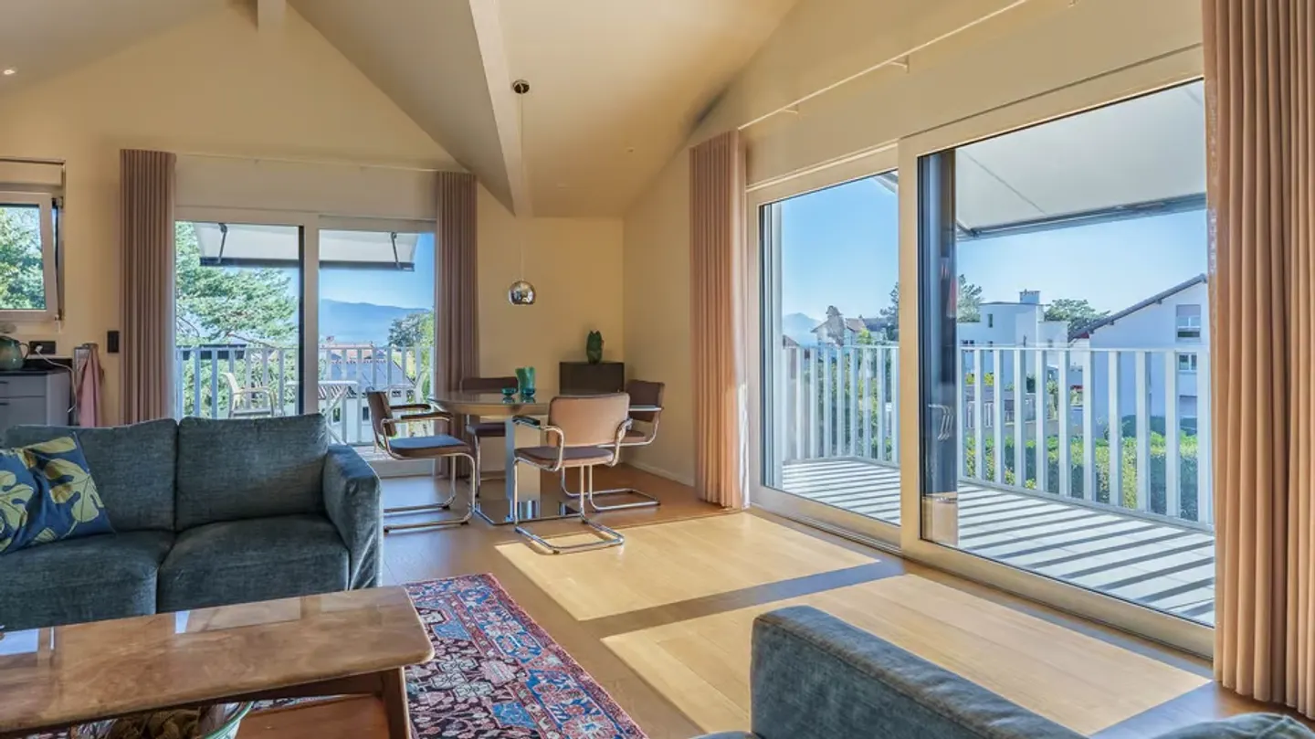 Appartement contemporain avec vue sur le lac - Photo 2 sur 13