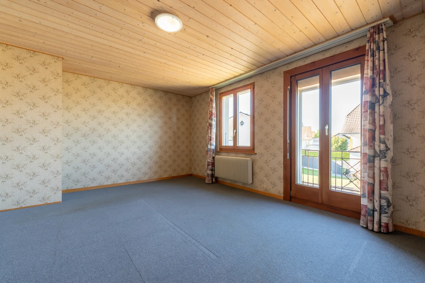 Geräumiges Einfamilienhaus mit Garten - Foto 7 von 13