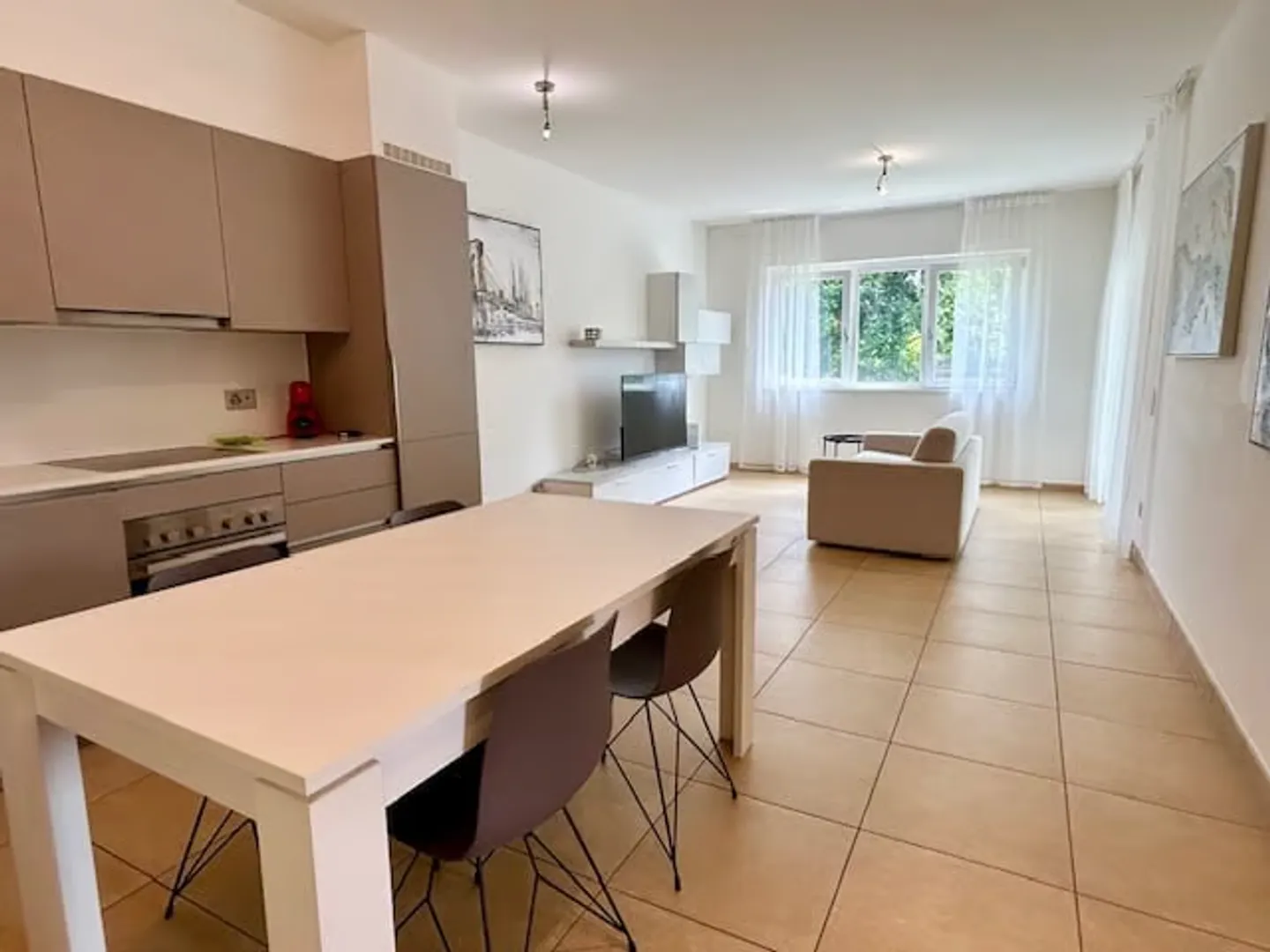 Zona Cassarate - 3.5 Room Furnished - Photo 11 of 21