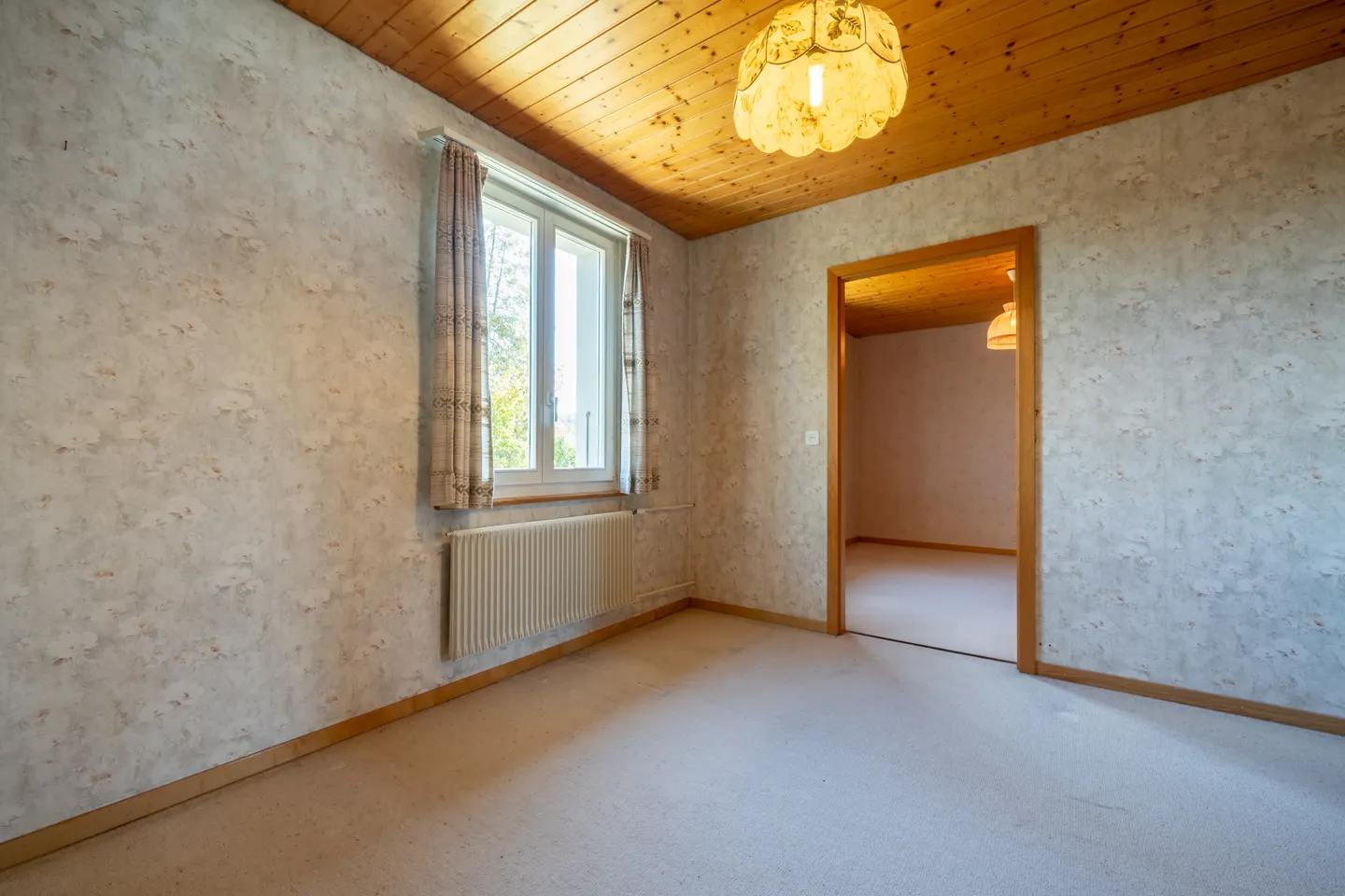Geräumiges Einfamilienhaus mit Garten - Foto 6 von 13