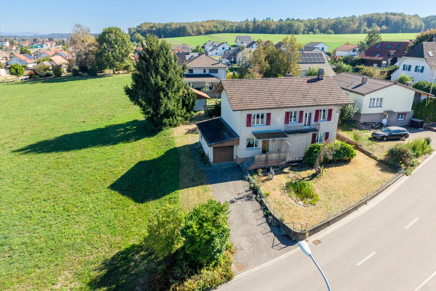 Geräumiges Einfamilienhaus mit Garten - Foto 12 von 13