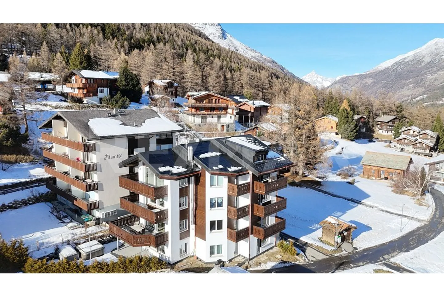 Luxus-Ferienwohnung in Saas-Fee: Alpin & modern - Photo 2 of 13