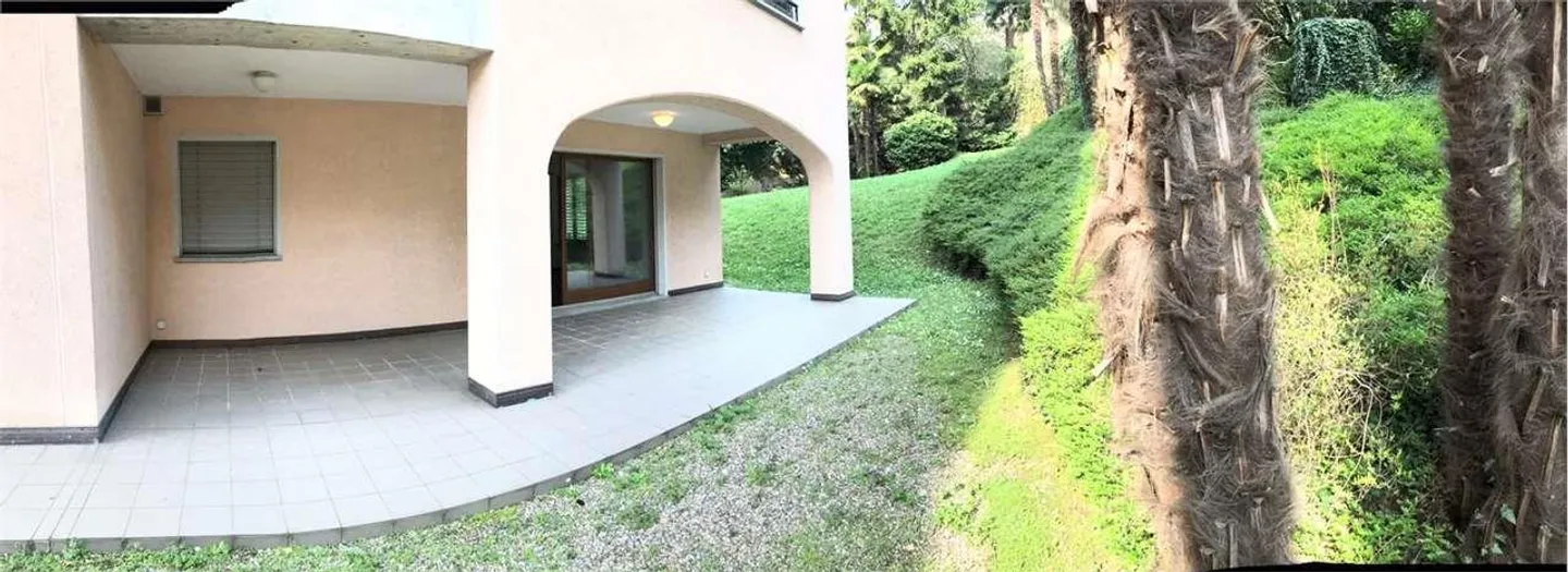 Castagnola, excellent 2.5 with private patio - Photo 1 of 13