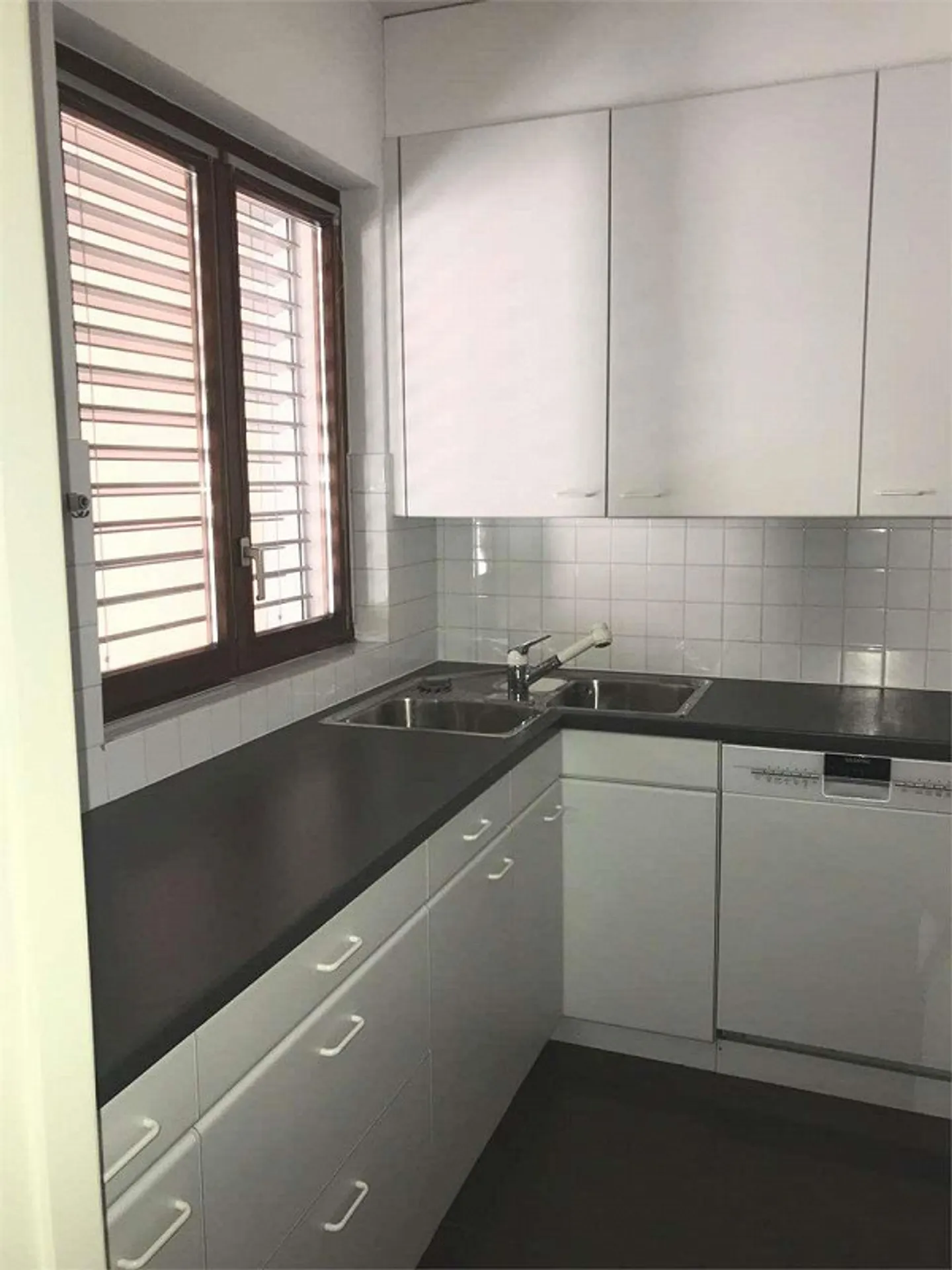 Castagnola, excellent 2.5 with private patio - Photo 5 of 13