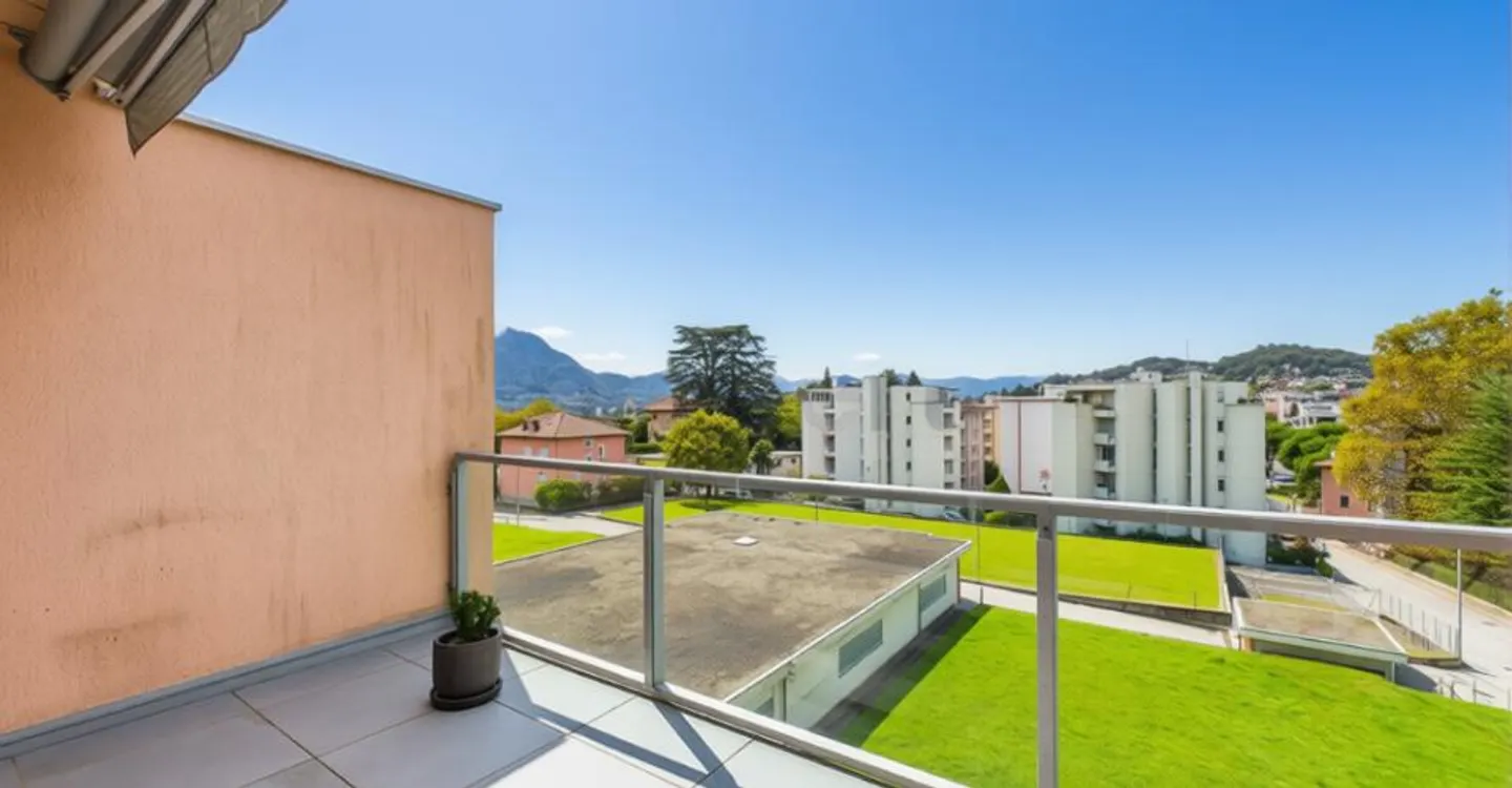 Attico duplex ristrutturato di 4,5 locali a Massagno – residenza principale e secondaria - Foto 9 di 10