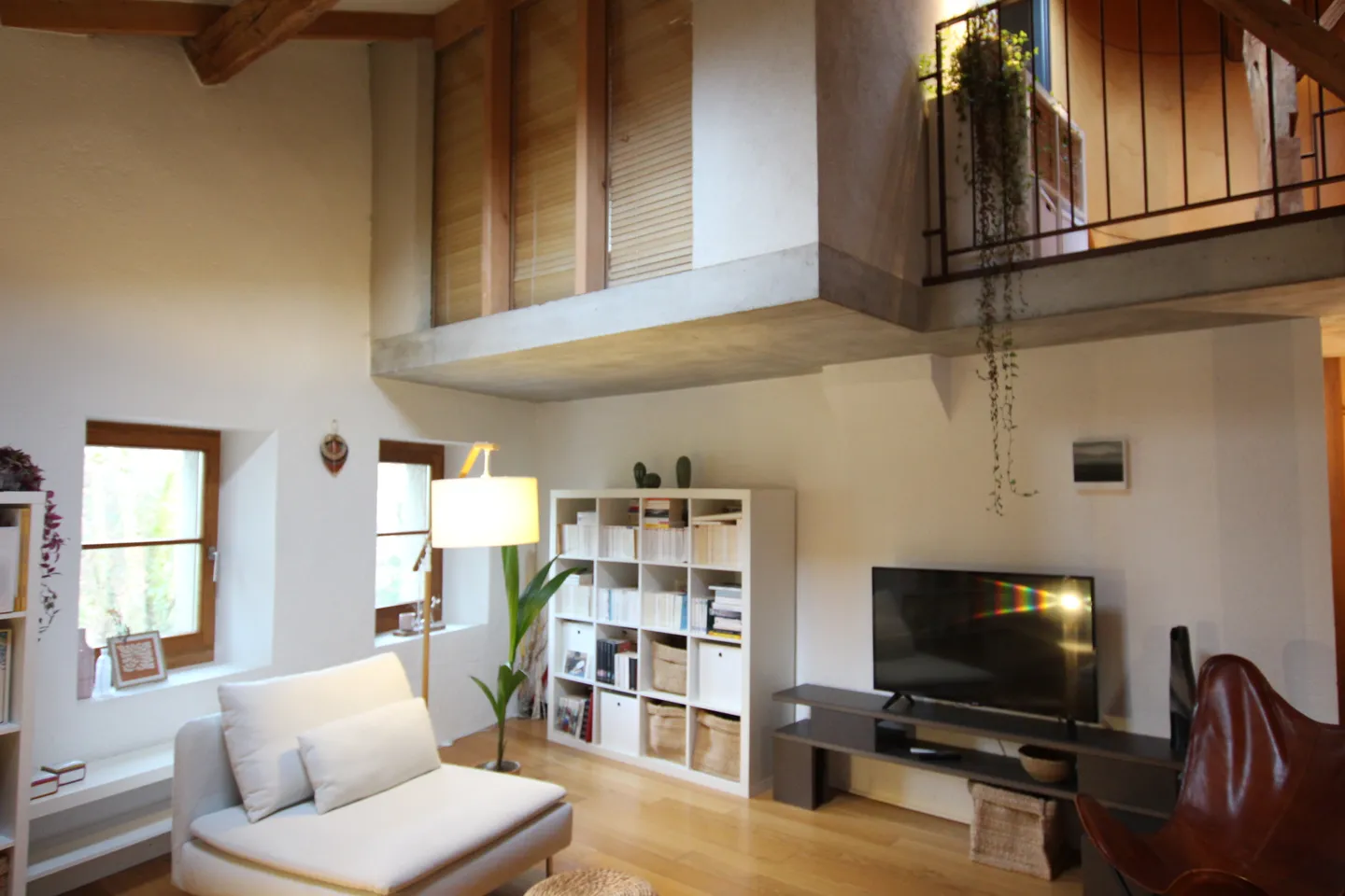 Charming Duplex Apartment - Photo 6 of 10