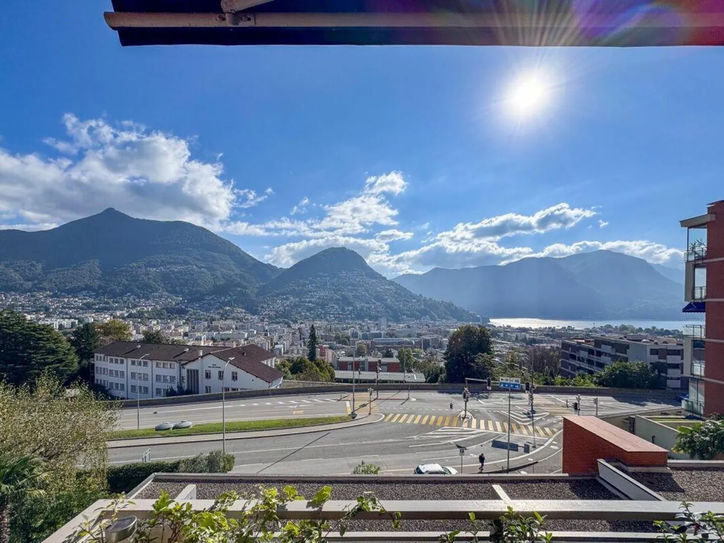 LUGANO · 5.5 ROOM PANORAMA WITH LAKE VIEW - Photo 3 of 5
