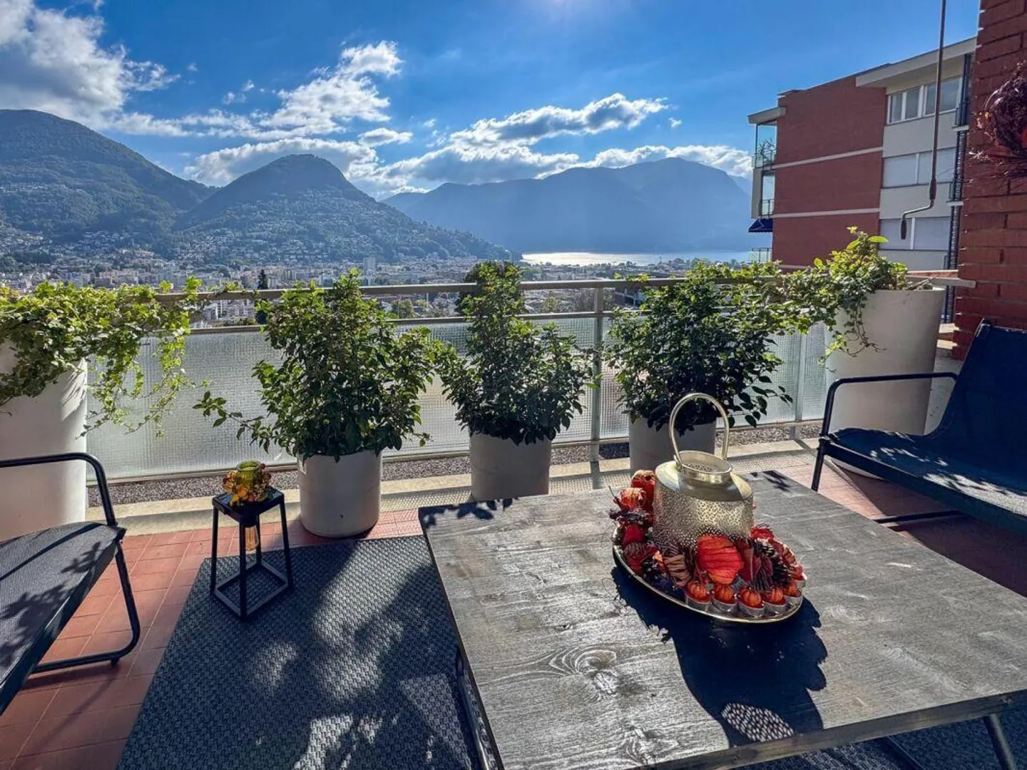 LUGANO · 5.5 ROOM PANORAMA WITH LAKE VIEW - Photo 4 of 5