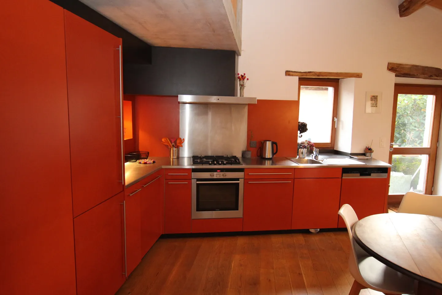 Charming Duplex Apartment - Photo 8 of 10