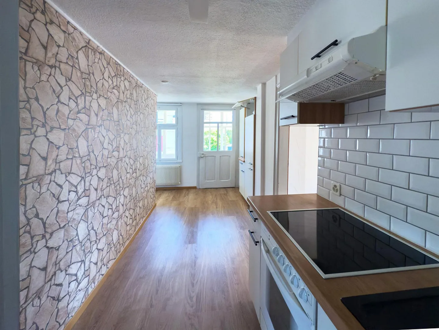 Charming old apartment in a tax-efficient community - Photo 3 of 27