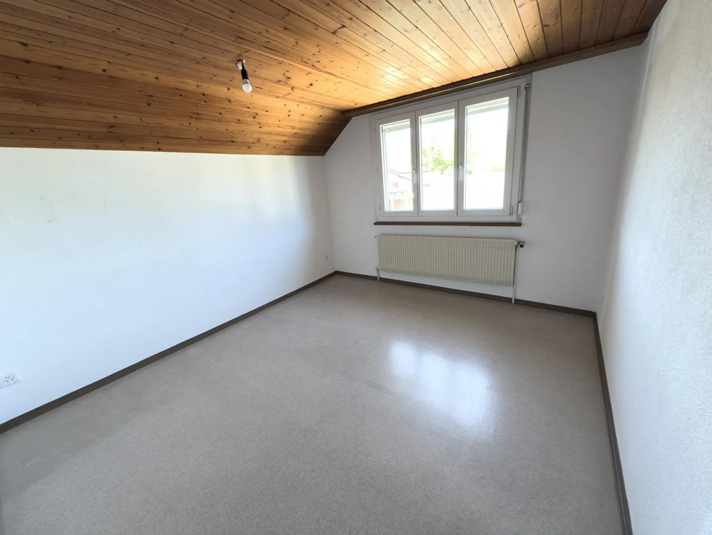 Charming old apartment in a tax-efficient community - Photo 17 of 27