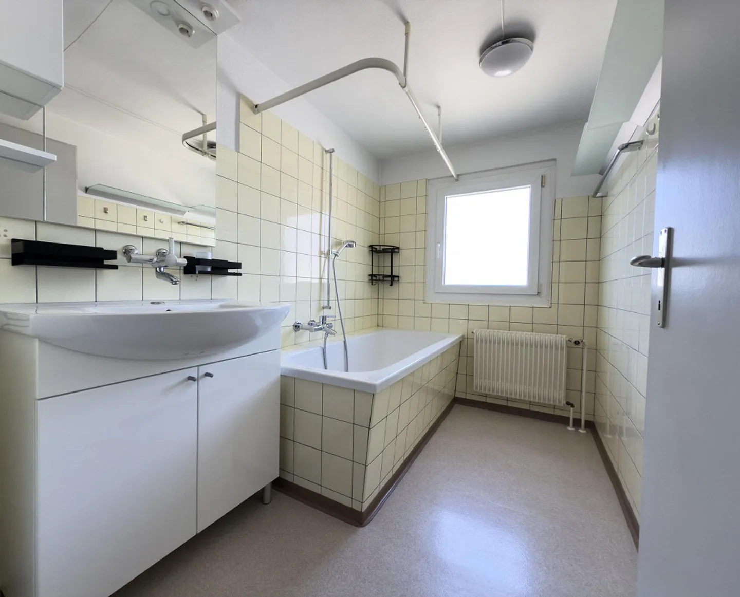 Charming old apartment in a tax-efficient community - Photo 19 of 27